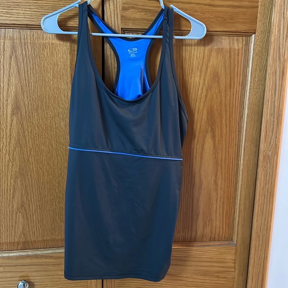 Champion brand XXL sports bra. Built-in shelf bra. Stretchy material.